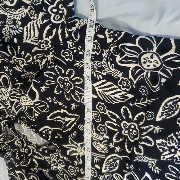 Adrianna Papell long sleeve tie V neck blouse size XL - Picture 10 of 11